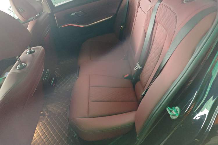 Used BMW i3 2024 eDrive 40 L Midnight Edition
