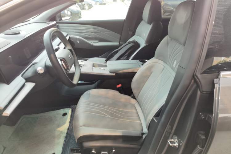 Used Geely Galaxy E8 2024 665 km Range Rear-Drive Starship Long-Range Version