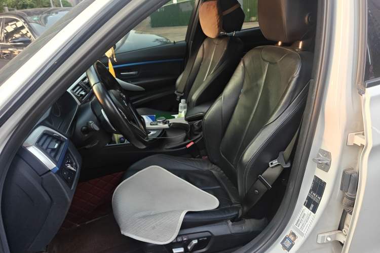 Used BMW 3 Series 2018 320i M Sport Package
