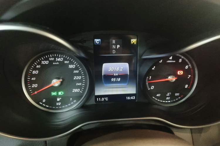 Used Mercedes-Benz GLC 2016 GLC 260 4MATIC Luxury Model
