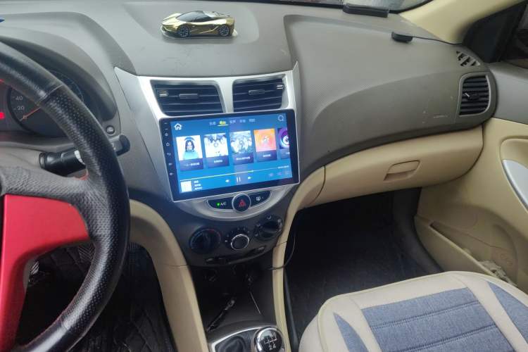 Used Hyundai Verna (older generation) 2010 Sedan 1.4L Manual Comfort GS
