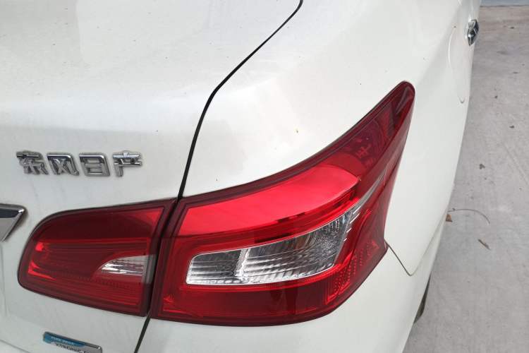 Used Nissan Sylphy 2019 1.6XV CVT Smart Connect Luxury Edition China VI Standard Right Rear Taillight