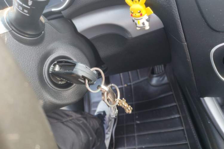 Used Kia Sorento 2013 2.4L 5-Seater Gasoline Comfort Version China IV Standard Vehicle Key