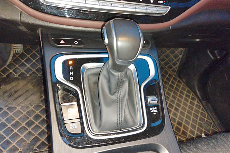 Used GAC Trumpchi M6 2021 PRO 270T DCT Elite Edition Gear Lever