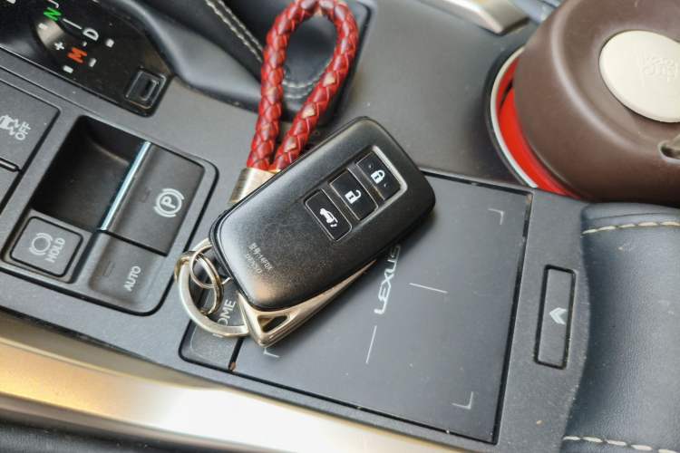 Used Lexus NX 2020 200 Front-Wheel Drive Vmotion Edition China VI Standard
