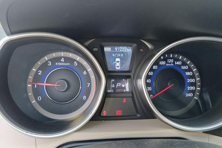 Used Hyundai Elantra (5th Generation / Langdong) 2015 1.6L Automatic Leading Model