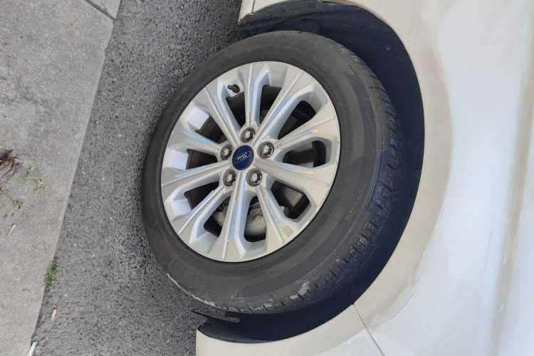 Used Ford Escort 2015 1.5L Automatic Fashion Model