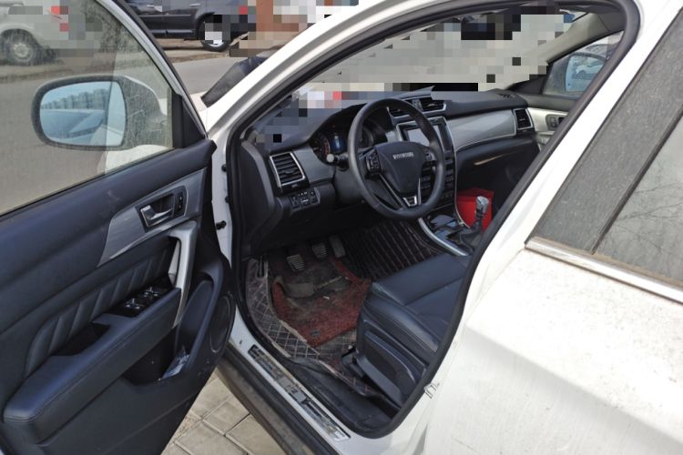 Used Haval H2 2016 Red-Label 1.5T Manual Two-Wheel Drive Luxury Model