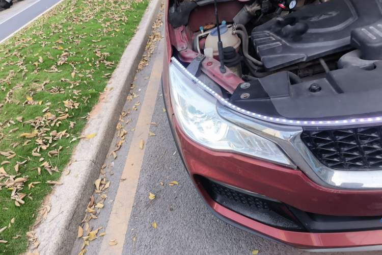 Used Cowin V3 2016 1.5L Manual SmartConnect II Comfort Edition Right Front Headlight