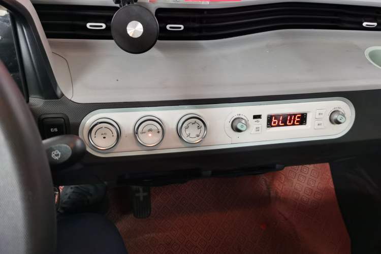 Used Wuling Hongguang MINIEV 2022 Macaron Fashion Model Lithium Iron Phosphate Audio And AC Panel