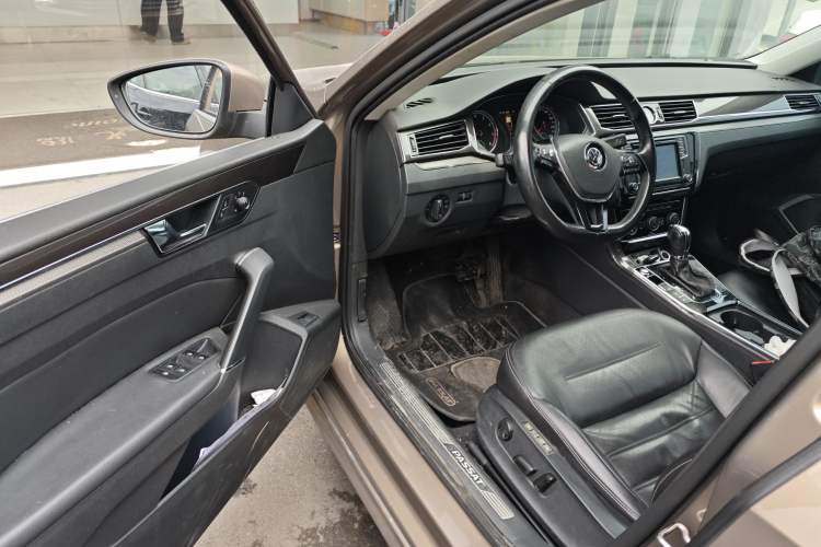 Used Volkswagen Passat 2016 330TSI DSG Prestige Edition Driver Seat