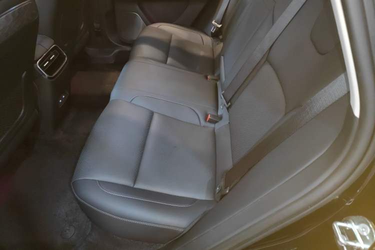 Used Hima AITO M5 2022 Extended-Range Four-Wheel Drive Performance Version Left Rear Seat