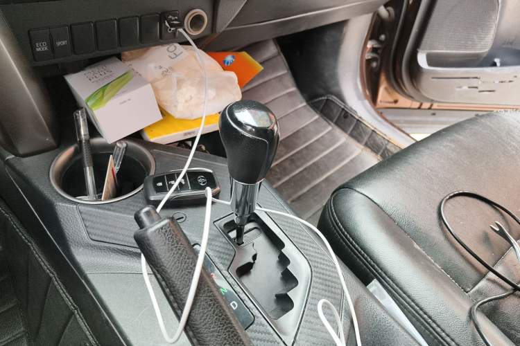 Used Toyota RAV4 2015 2.0L CVT Two-Wheel Drive Fashion Edition