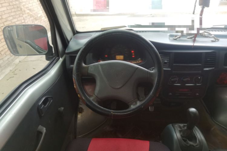 Used Wuling Zhiguang 2010 1.0L New Version Practical Edition with Short Body Steering Wheel