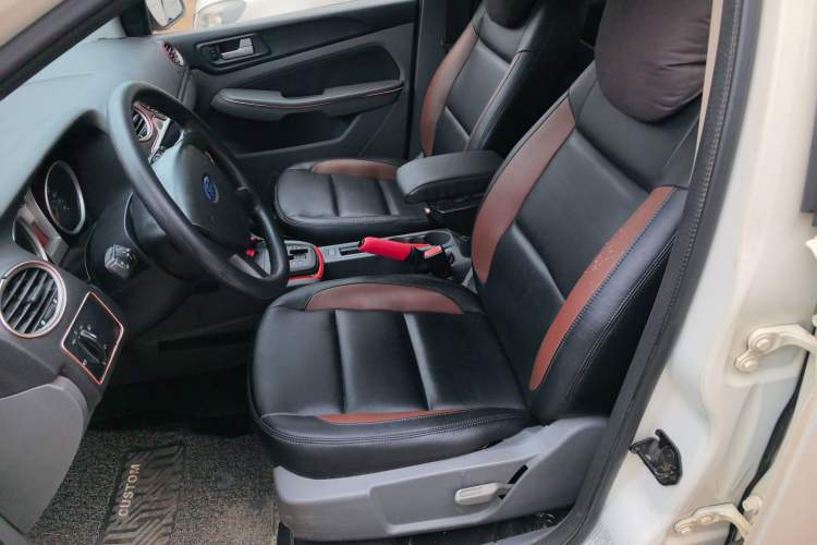 Used Ford Focus 2013 Hatchback Classic 1.8L Automatic Base Model