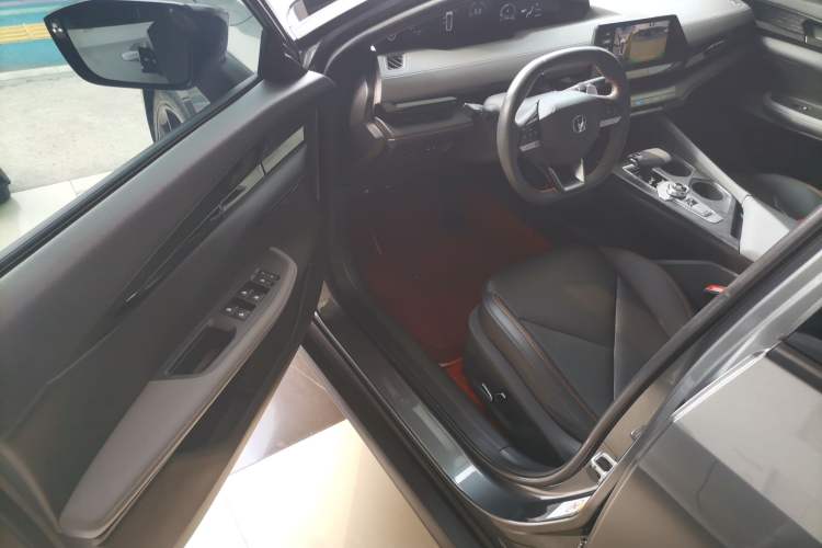 Used CHANGAN UNI-V 2022 1.5T Smart Navigation Version