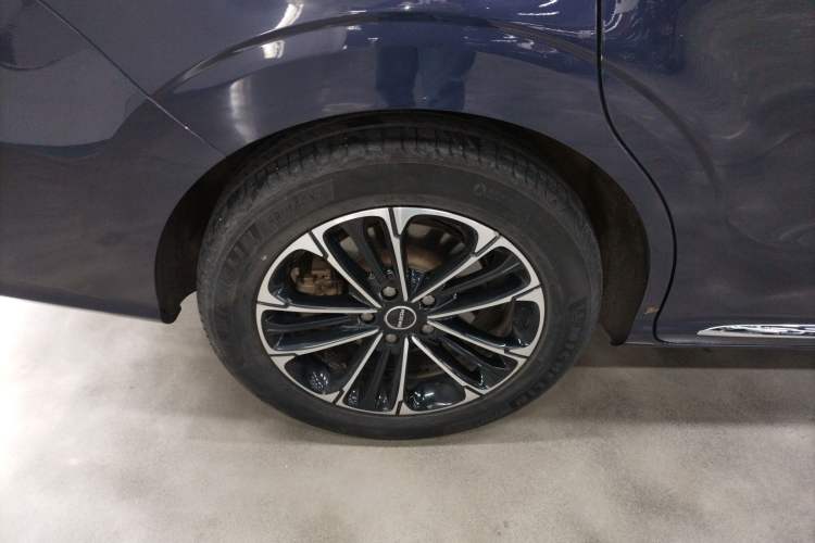 Used Roewe iMAX8 2021 400TGI Supreme Series Ultimate Edition Exterior 5