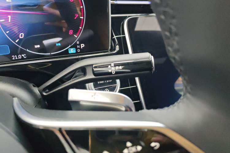 Used Mercedes-Benz E-Class 2025 E 260 L
