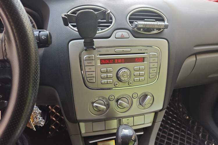 Used Ford Focus 2013 Hatchback Classic 1.8L Automatic Base Model Audio And AC Panel