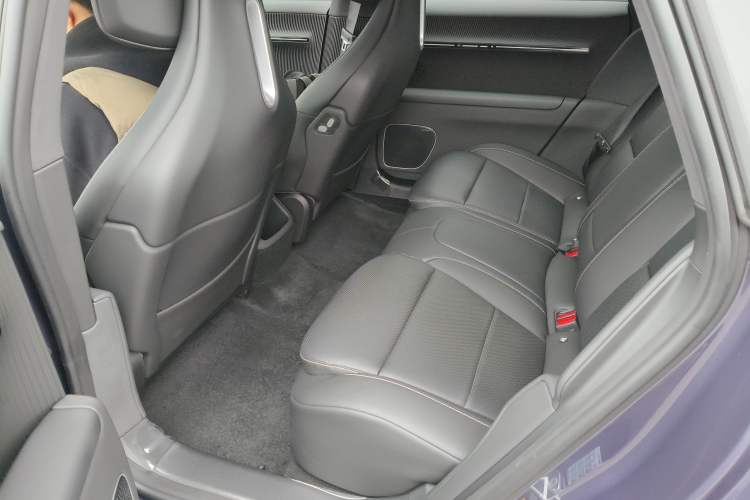 Used Avatr 12 2026 Ultra Pure-Electric All-Wheel-Drive Version Left Rear Seat