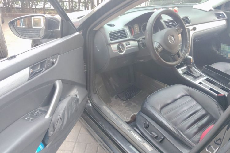 Used Volkswagen Passat 2014 1.8TSI DSG Prestige Edition Interior 3