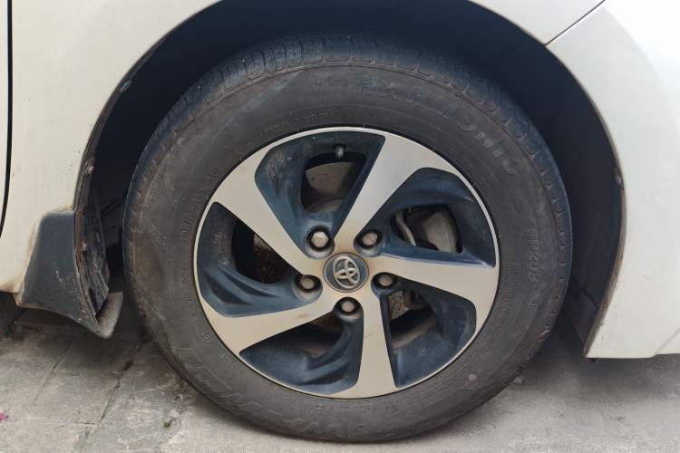 Used Toyota Levin 2017 Revised Dual-Engine 1.8H GS E-CVT Elite Sunroof Version China V Standard
