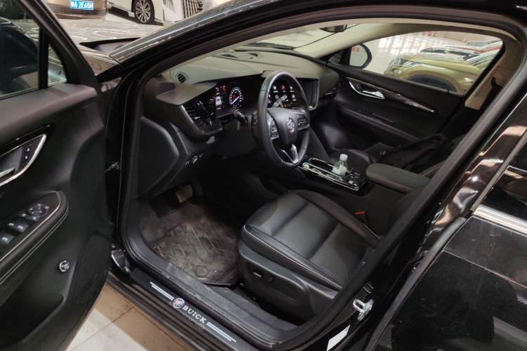 Used Buick Envision 2023 Encore S 552T Two-Wheel Drive Luxury Model
