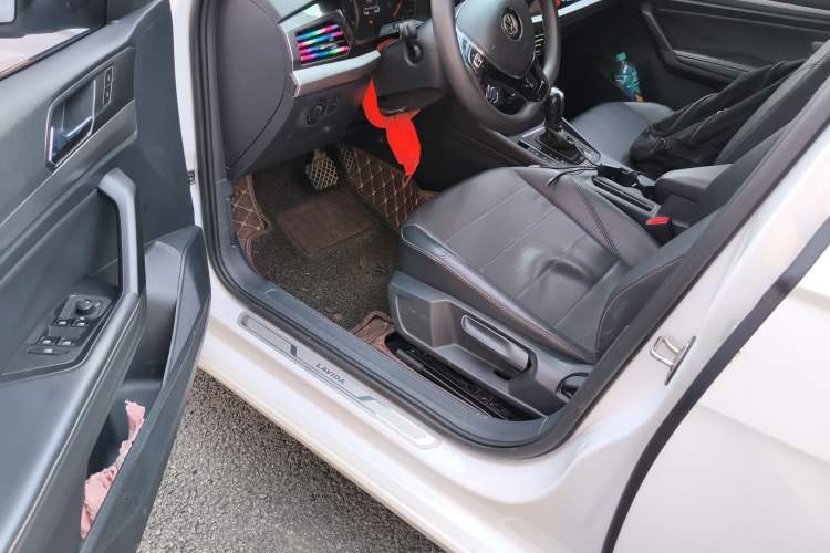 Used Volkswagen Lavida 2018 1.5L Automatic Comfort Edition China V Standard Driver Seat