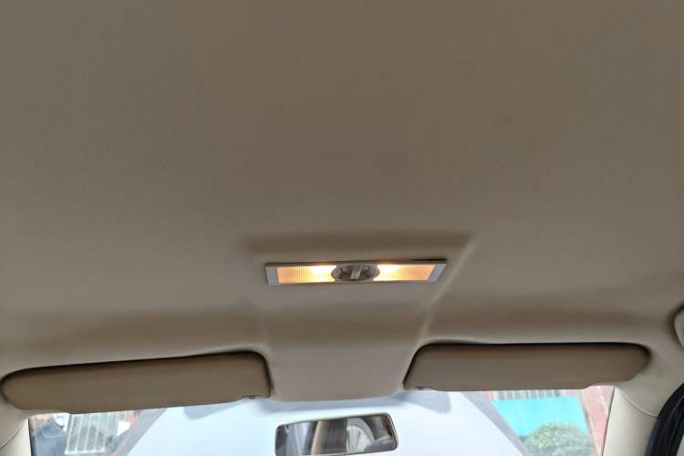 Used Volkswagen Lavida 2013 Classic 1.6L Manual Fashion Edition
