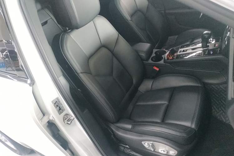 Used Porsche Macan 2024 Macan 2.0T
