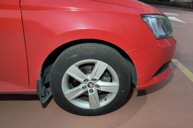 Used Skoda Fabia 2017 1.4L Automatic Car Enjoy Edition
