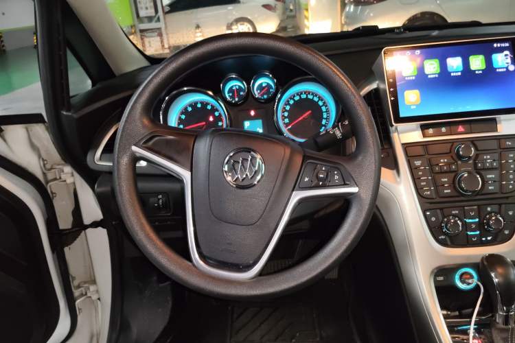 Used Buick GT 2014 XT 1.6L Automatic Comfort Edition Steering Wheel