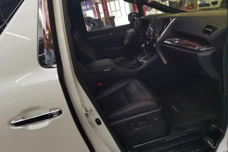 Used Toyota Vellfire 2023 Crown Dual-Engine 2.5L HV Ultimate Edition