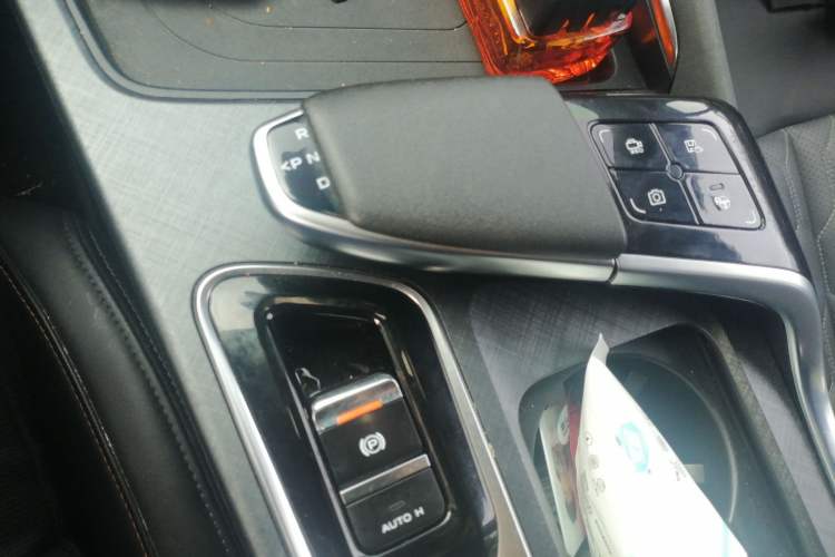 Used CHANGAN UNI-T 2022 1.5T Flagship Edition Gear Lever