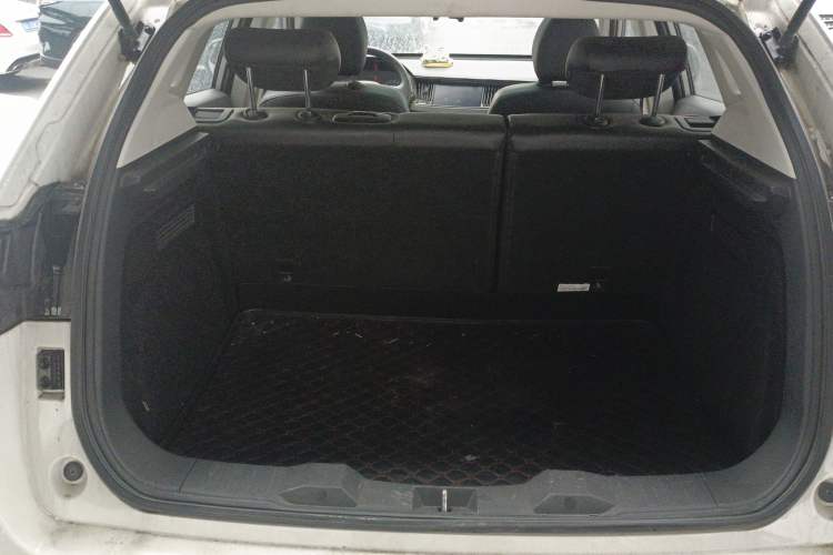 Used Haval H2s 2018 Red-Label 1.5T Dual-Clutch Fashion Edition Trunk