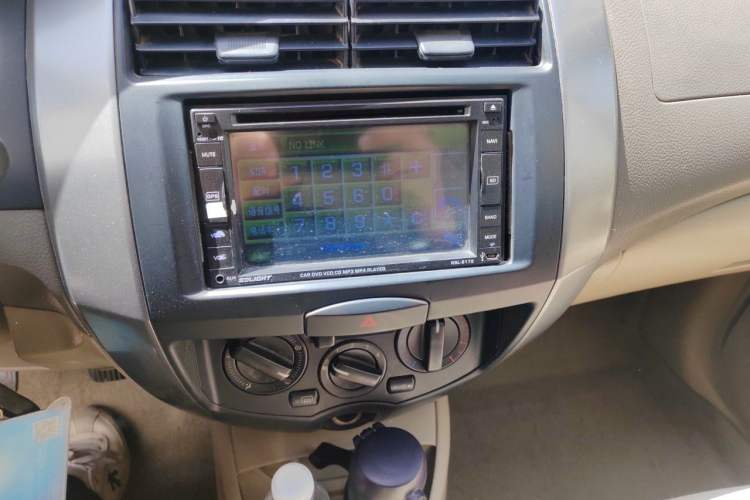 Used Nissan Livina 2009 1.6L Manual All-Around Model