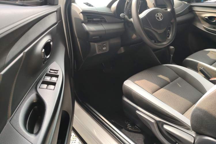 Used Toyota YARiS L Zhi Xuan 2020 X-Trail X 1.5L CVT Leading Edition
