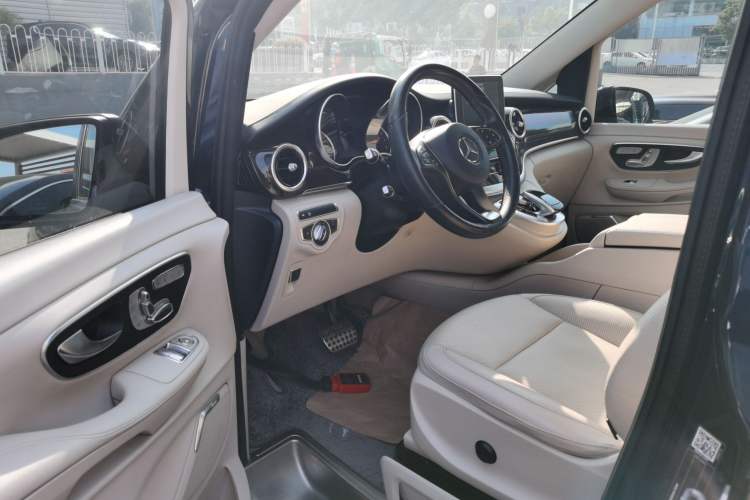 Used Mercedes-Benz V-Class 2017 V 260 Prestige Edition
