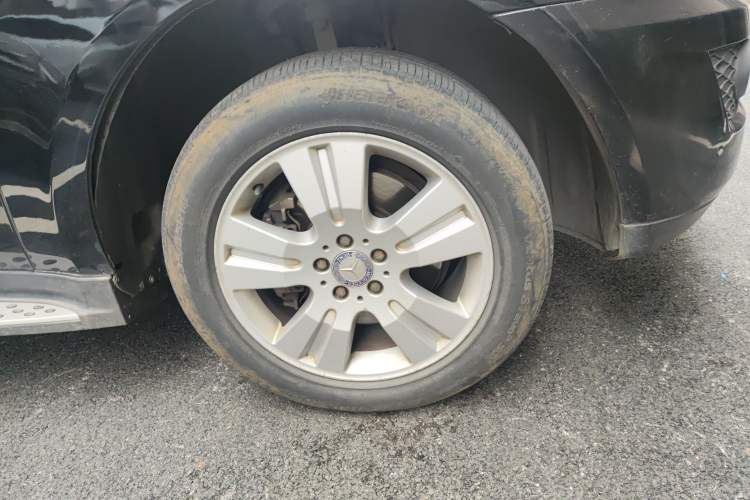 Used Mercedes-Benz M-Class 2010 ML 300 4MATIC