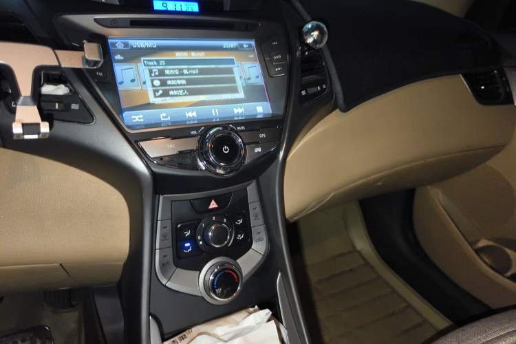 Used Hyundai Elantra (5th Generation / Langdong) 2012 1.6L Automatic Fashion Edition