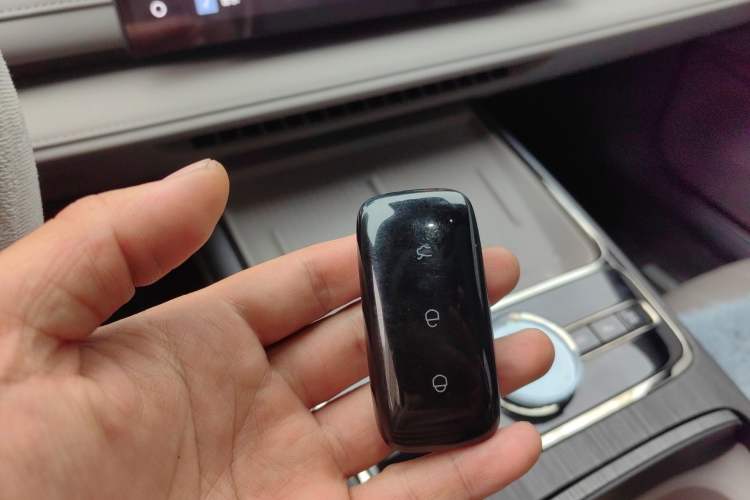 Used Geely Galaxy 8 2025 130km EM-i Deluxe Edition
