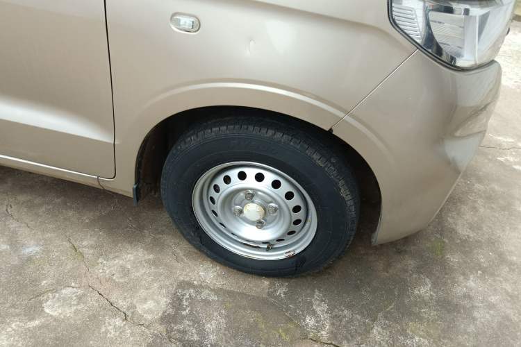 Used Wuling Hongguang V 2019 1.5L Jingqu Version China VI LAR