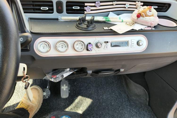 Used Wuling Hongguang MINIEV 2022 Macaron Premium Model – Lithium Ternary Battery