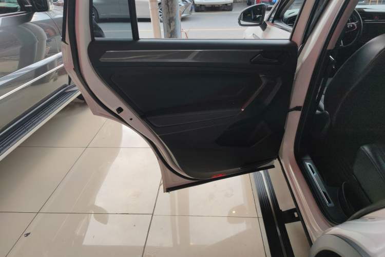 Used Volkswagen Tiguan L 2021 330TSI Automatic Two-Wheel Drive R-Line Enhanced Edition