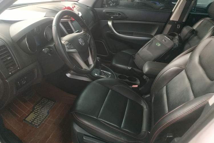 Used CHANGAN CS35 2014 1.6L Automatic Luxury Model China IV Standard Left Front Seat