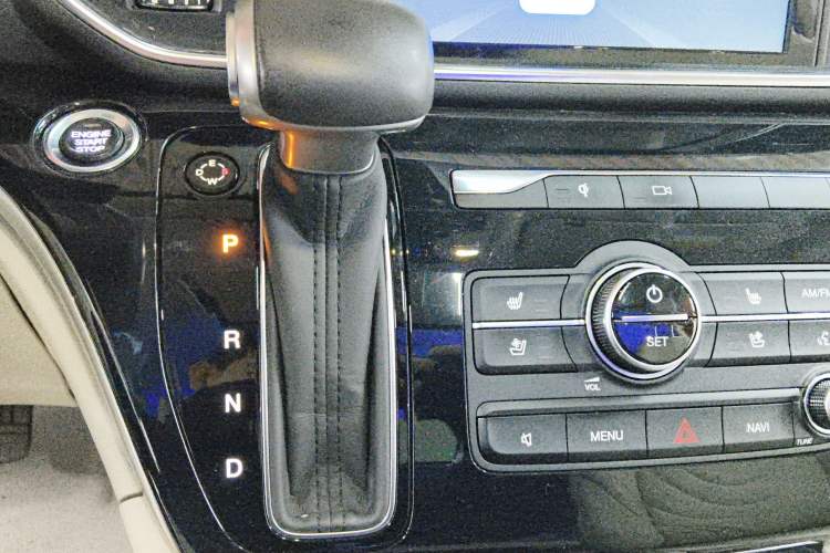 Used GAC Trumpchi M8 2019 320T Ultimate Edition Gear Lever