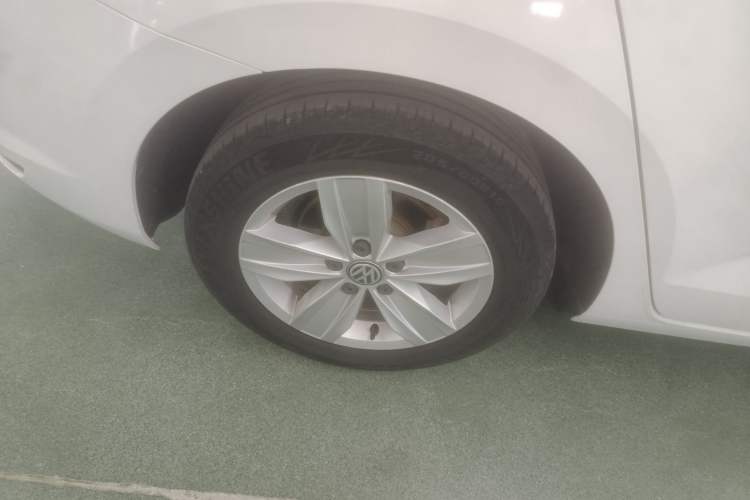 Used Volkswagen Touran 2018 Volkswagen Touran L 280TSI DSG Style Edition 7 Seats China V Emission Standard Right Rear Wheel Hub