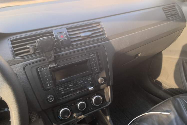 Used Volkswagen Santana 2021 1.5L Automatic Fashion Edition Audio And AC Panel