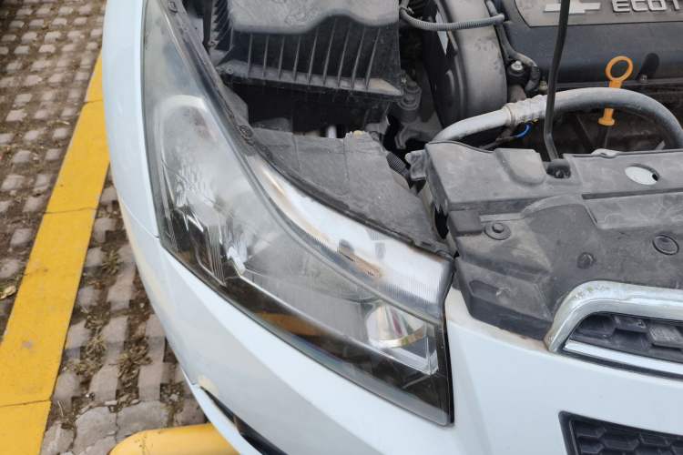 Used Chevrolet Cruze 2013 1.6L SE MT Right Front Headlight