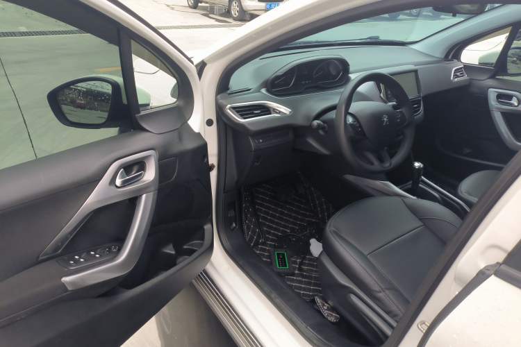 Used Peugeot 2008 2014 1.6L Automatic Fashion Edition
